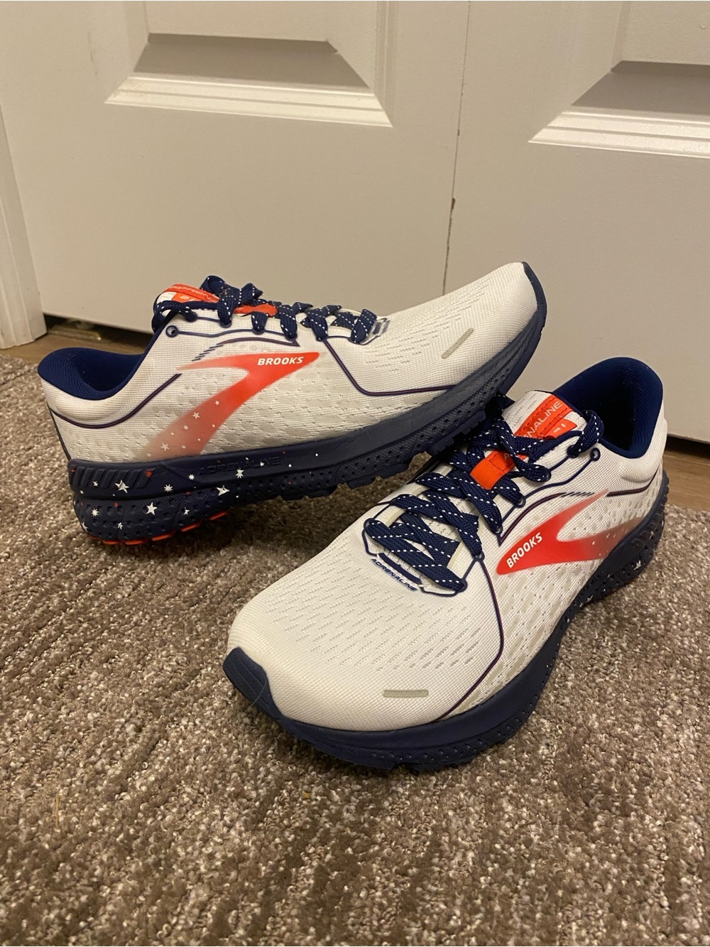 Brooks Women’s Adrenaline 21 USA Running Shoe Size 8